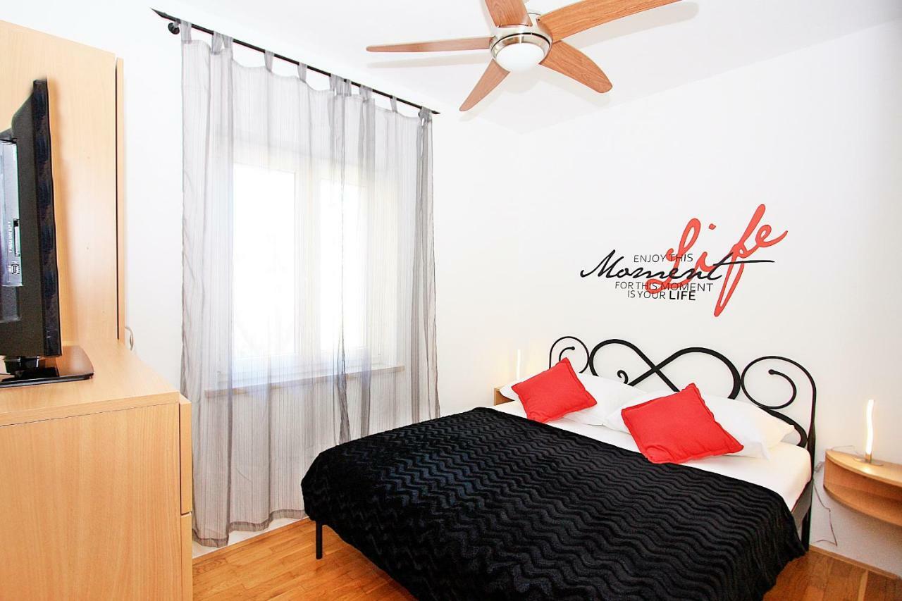 Sweet Apartment Marijana Supetar Exterior photo