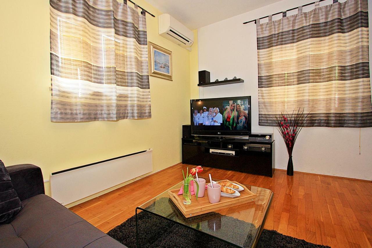 Sweet Apartment Marijana Supetar Exterior photo
